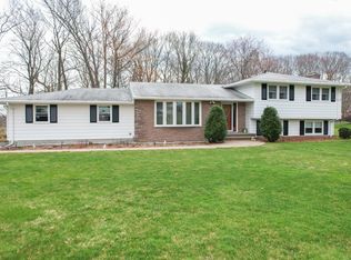 44 Country Hills Rd, Hamden, CT 06514