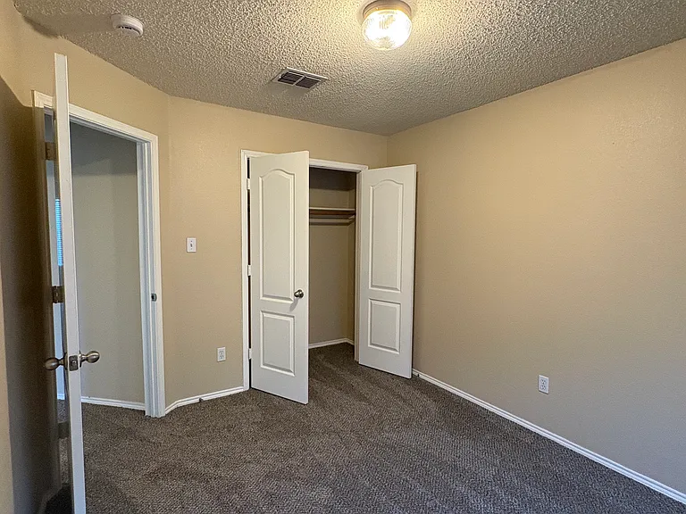 5744 Giddyup Ln — Photo 11