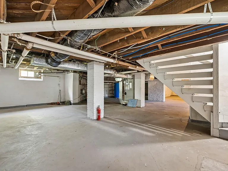 416 E Athens Ave — Photo 30