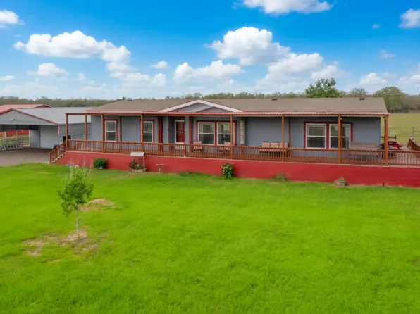664 Garrett Rd, Yoakum, TX 77995