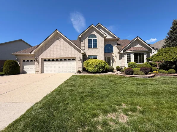 26654 Rose Dr, Flat Rock, MI 48134