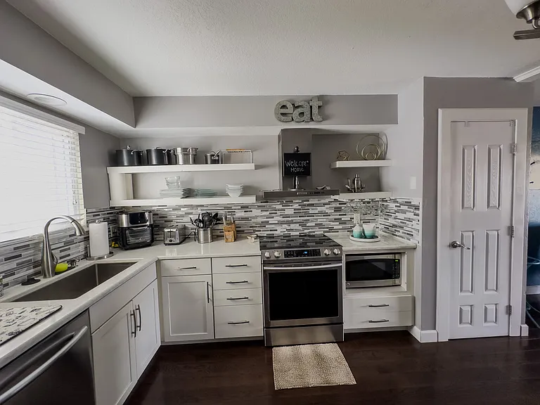 6104 Red Oak Dr #3 — Photo 5