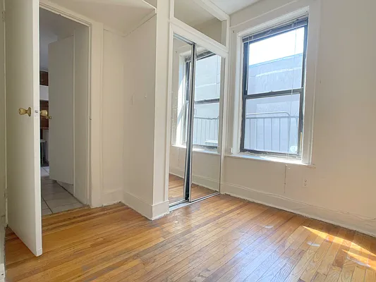 Rented by Smart City Real Estate LLC | media 22