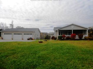 1267 Harmony Hollow Rd, Cottageville, WV 25239