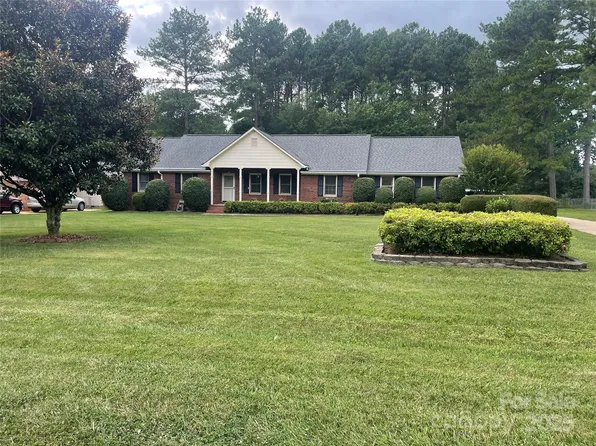470 Roger Dr, Salisbury, NC 28147