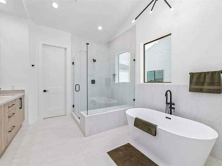 5905 Fairdale Ln #B — Photo 16