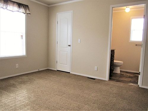 3rd image of 849 Riverbend Ln