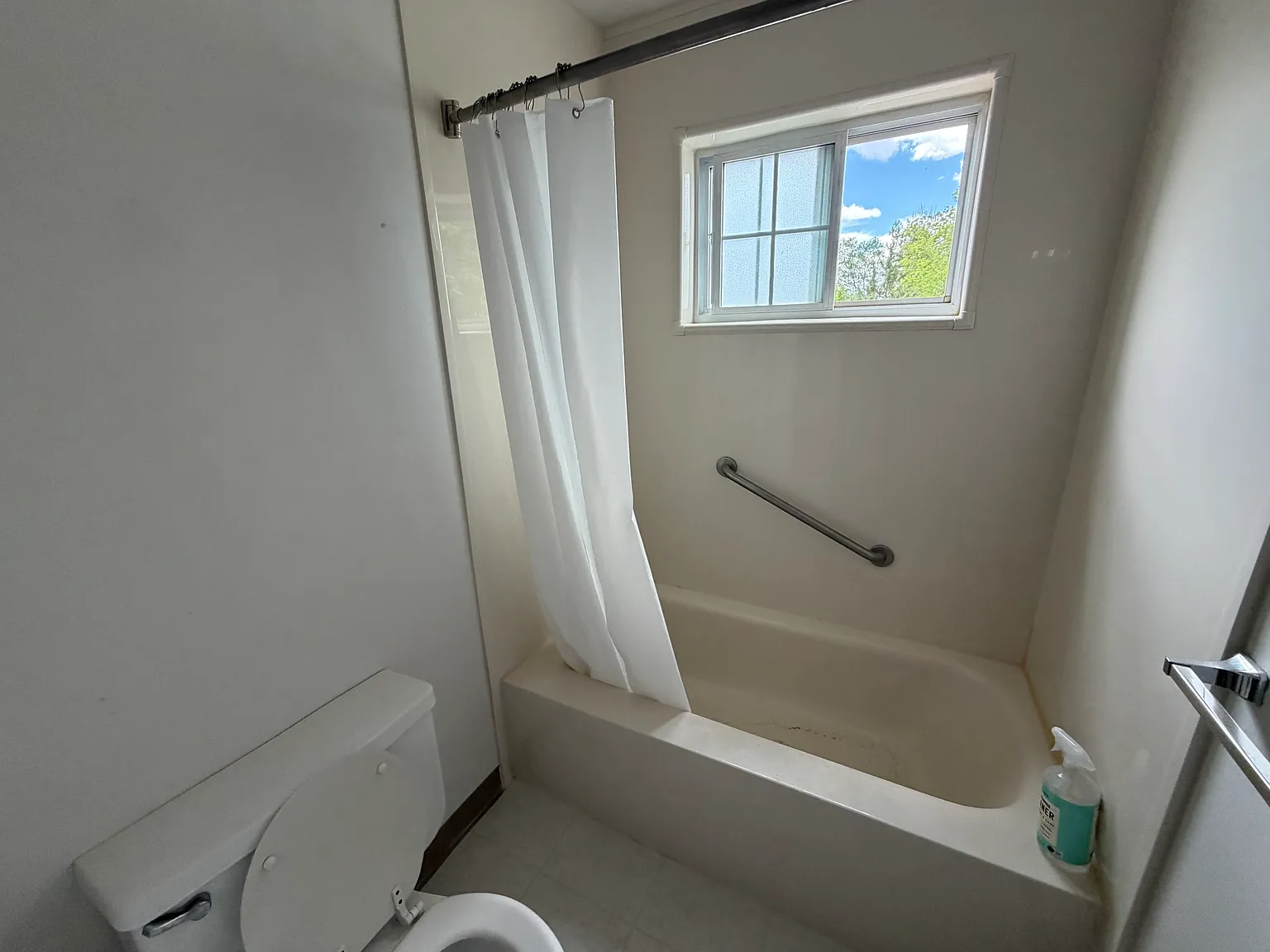2 bed, 800 sqft, $1,690 — Photo 2