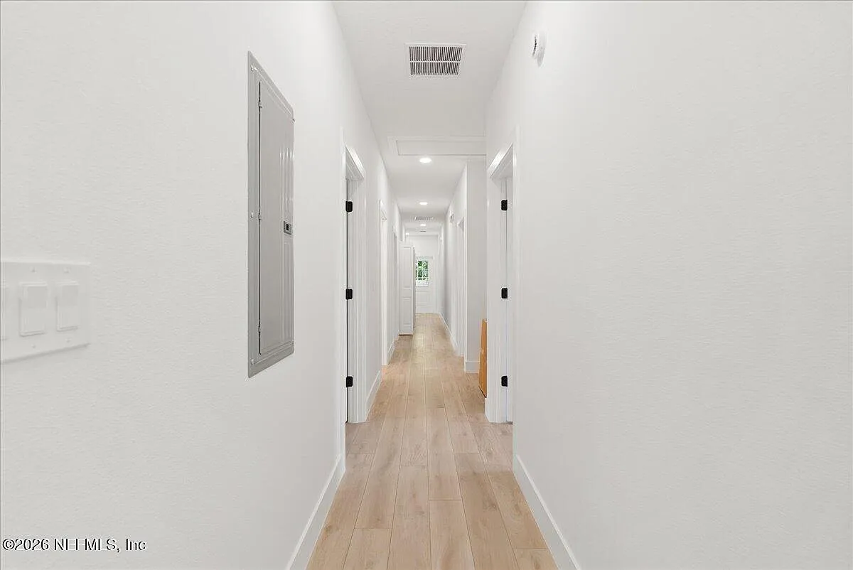 1 bed, 1.0 bath, 264 sqft, $1,500 — Photo 4