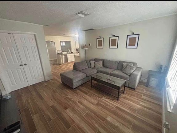 2nd image of 364 NW Airoso Blvd
