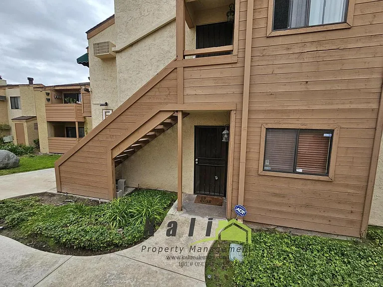 2920 Briarwood Rd #F5 — Photo 2