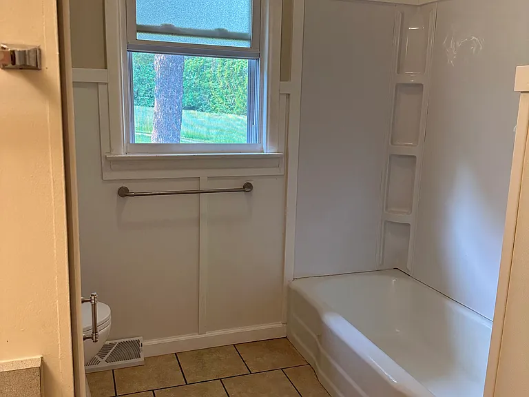 332 Harris Ln — Photo 11