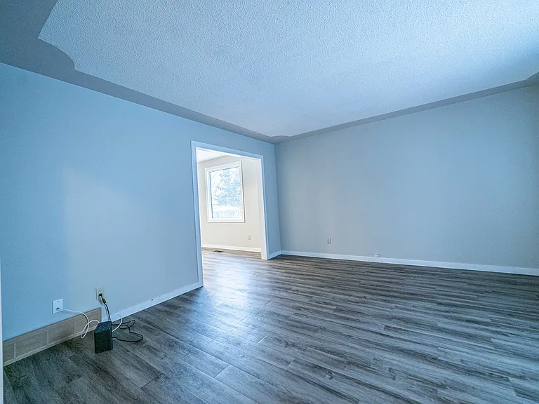 1-435 Piccadilly Ave #1 — Photo 2