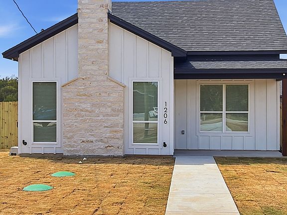 3rd image of 1206 Thicket Ct