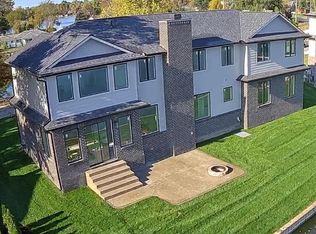 9090 Buckingham St, White Lake, MI 48386