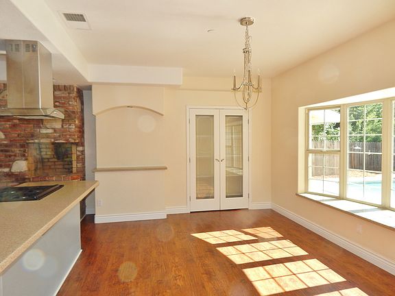 5th image of 7429 Cardwell Ave