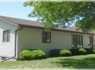 861 Country Club Dr, Akron, IA 51001