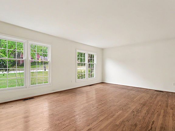 4th image of 34214 Old Timber Rd