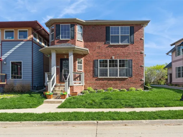 8419 Long Meadow Ln, Johnston, IA 50131