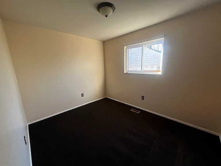 1011 Erbe Ave #4 — Photo 5