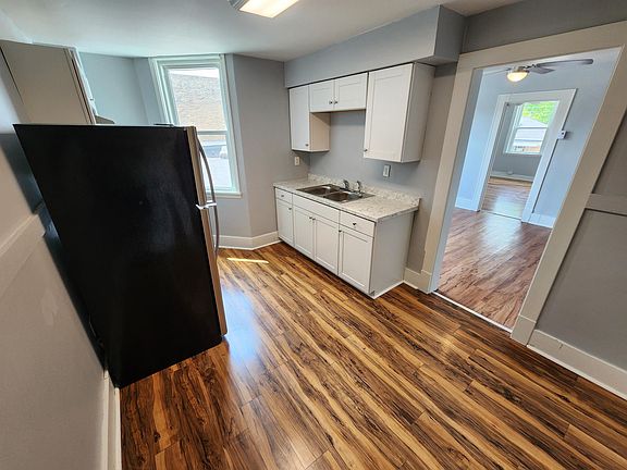 5th image of 411 Maplewood Ave APT 3