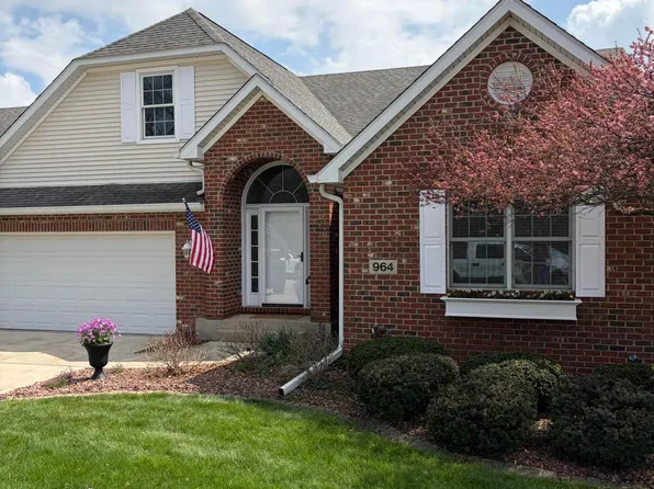 964 Ryan Ct, Crown Point, IN 46307