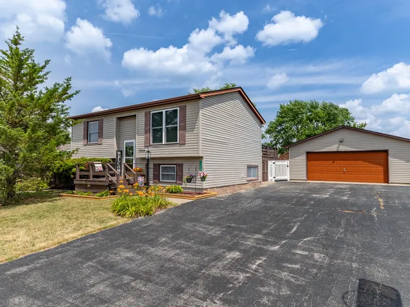 17519 Marion Dr, Lowell, IN 46356