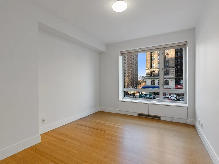 545 W 110th St #2F — Photo 6