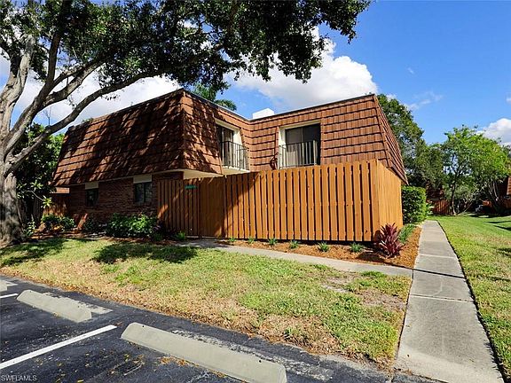 5th image of 1446 Park Shore Cir APT 4