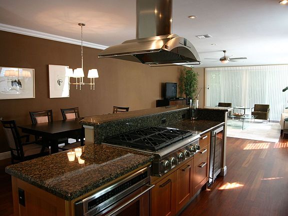 kitchen/ living