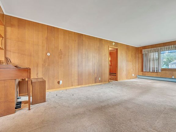 4th image of 490 1st Ave