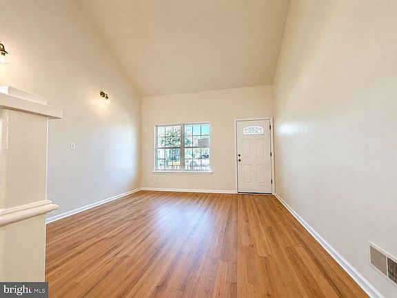 4th image of 364 Marldale Dr