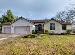 1677 W Riverfork Dr, Nixa, MO 65714