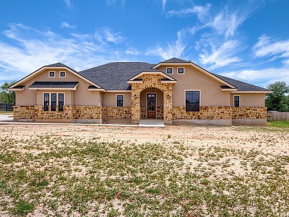 2nd image of 116 Hondo Ridge Dr