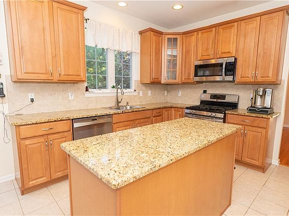 2nd image of 13 Galloway Ln