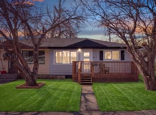 853 NE Northmount Dr NW, Calgary, AB T2L0A3