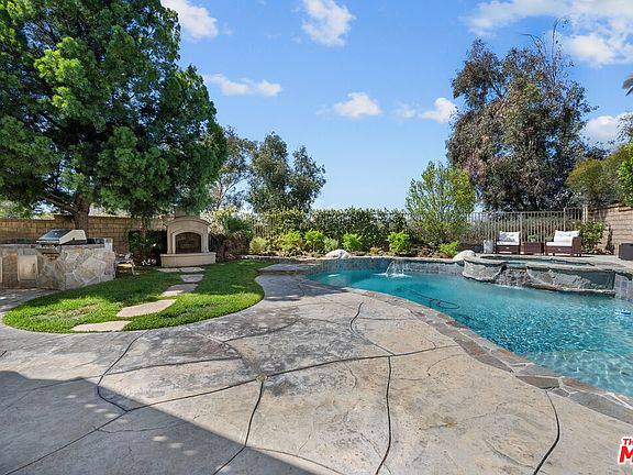 2nd image of 23309 Summerglen Pl