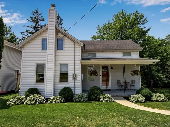 7166 Rapids Rd, Lockport, NY 14094