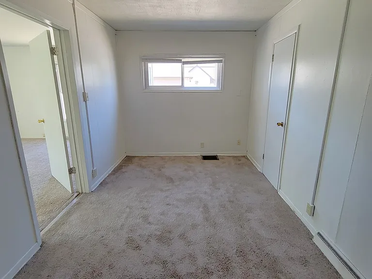 518 E Walnut St #1/2 — Photo 11