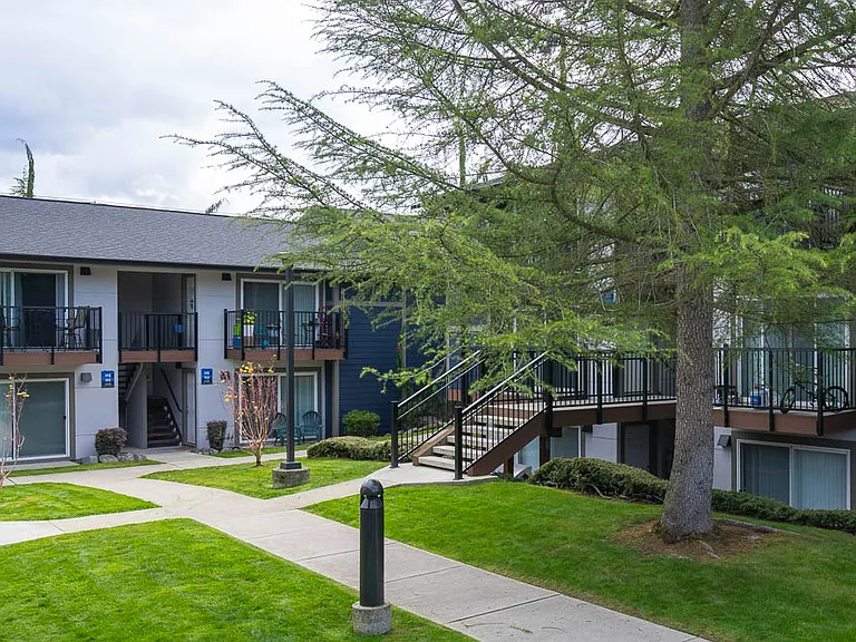 Northern Lights Apartments — Photo 28