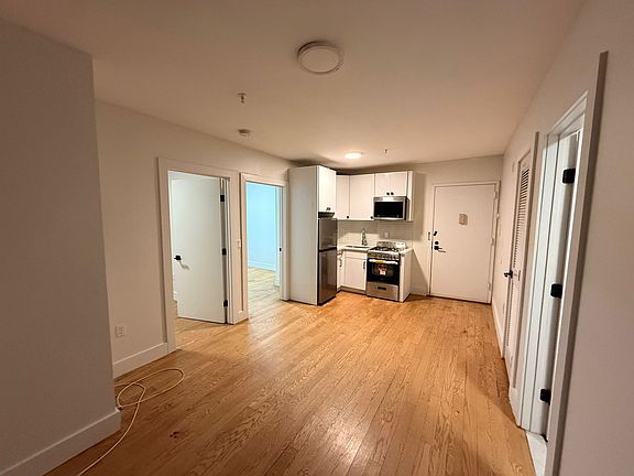 2nd image of 70 Lexington Ave #18
