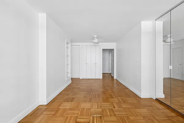 Rented by SERHANT. | media 10