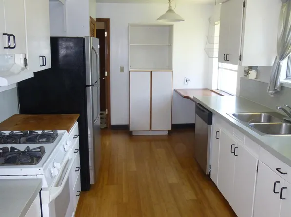 4653 S 166th St, Seatac, WA 98188