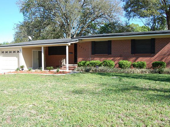 2nd image of 3511 Edgewater Dr