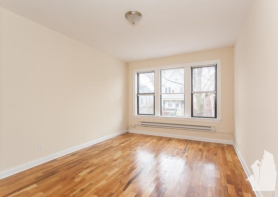 1st image of 3933 N Janssen Ave #Xw3