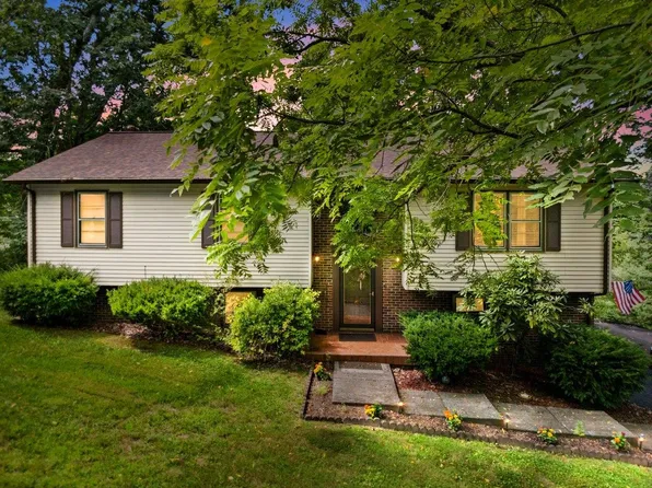 125 Edgewood Dr, Christiansburg, VA 24073