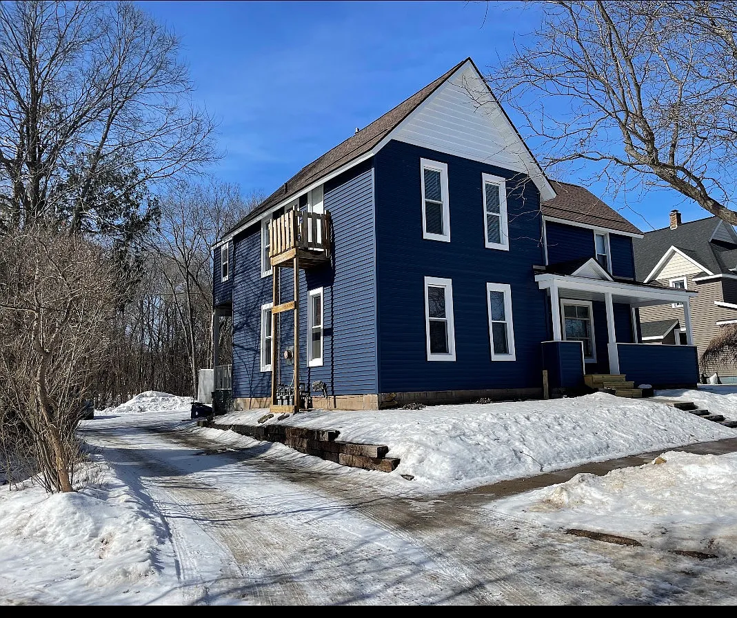 Building Photo - 2020 4th St #3