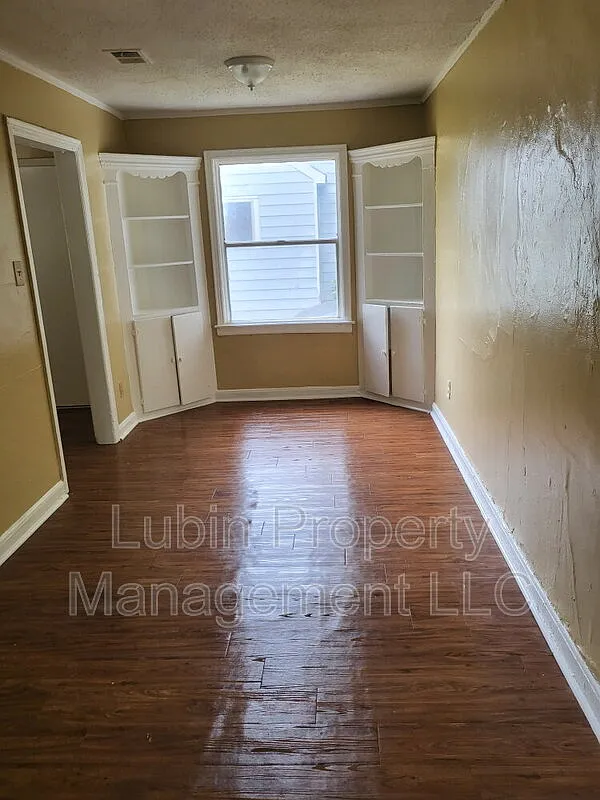South Memphis — Photo 2