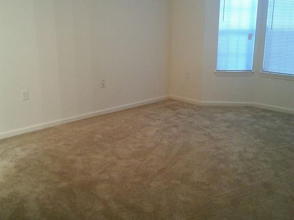 5th image of 9800 Lake Pointe Ct APT 103
