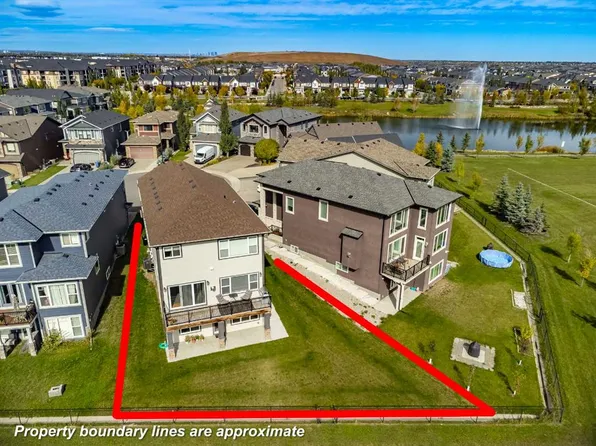 32 N Legacy Cv SE, Calgary, AB T2X 0Y7